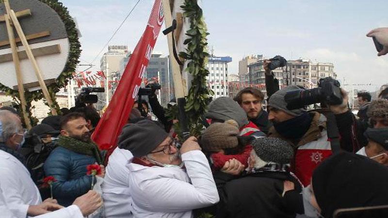 İstanbul Emniyet Müdürlüğü: Görevlilerimizce 14 Mart etkinliğine herhangi bir müdahalede bulunulmamıştır