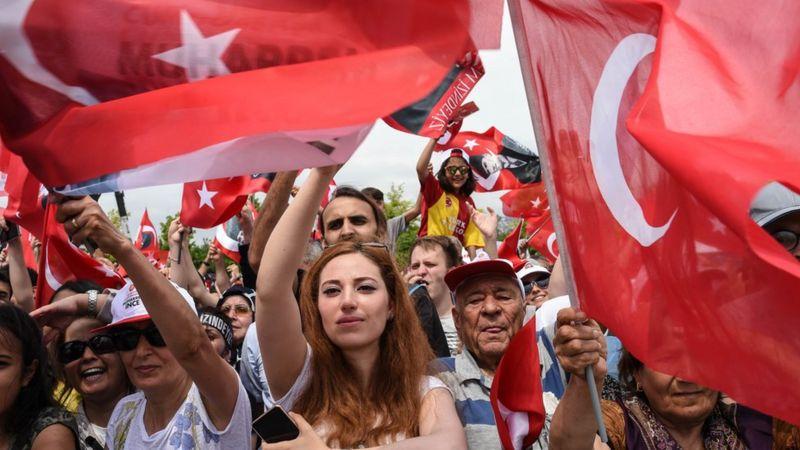 Yeni Şafak yazarı: Bugünün dünyasına söz söyleyebilecek tek ülke Türkiye