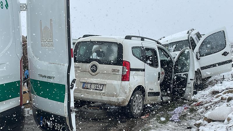 Mardin'de trafik kazası; 3 kişi hayatını kaybetti