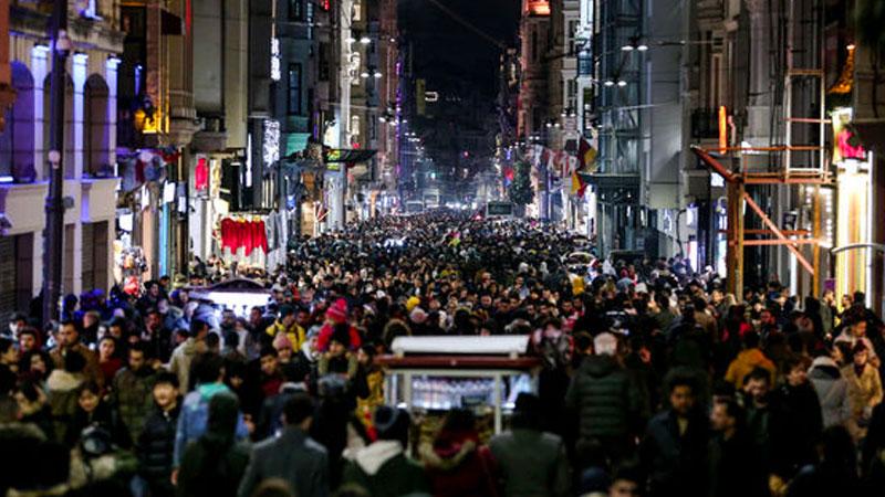 Karar yazarı Akyol: Son on yılda vahim surette geriye gittik