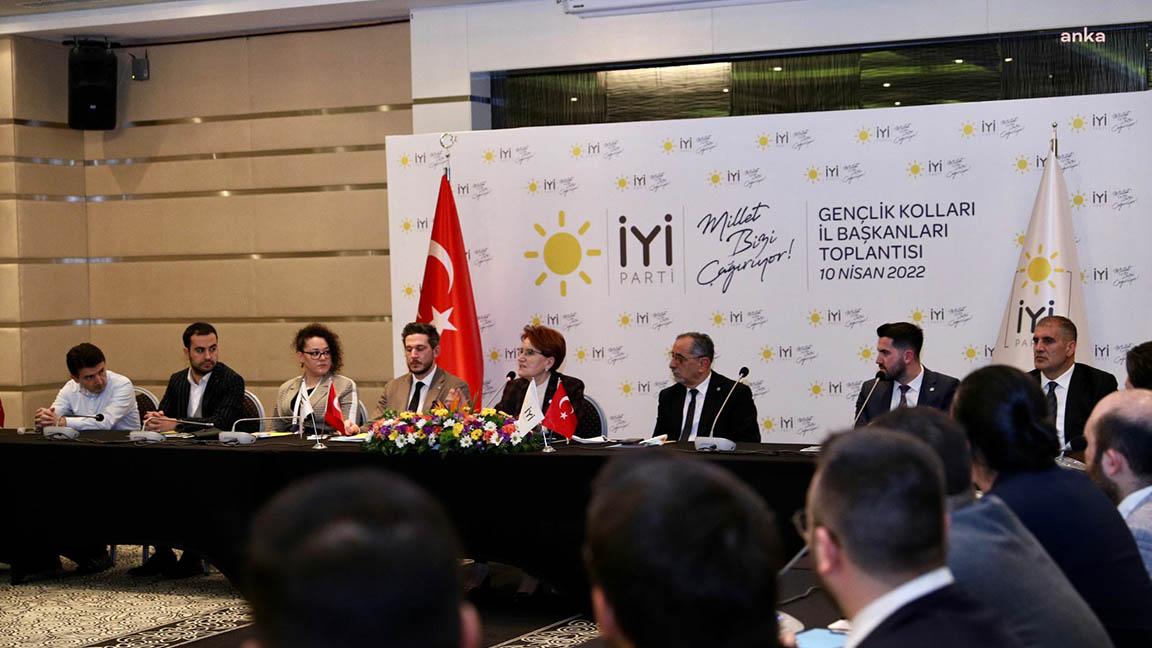 Meral Akşener, partisinin İl Gençlik Kolları Başkanları ile bir araya geldi 