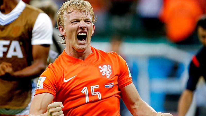 Dirk Kuyt ringe adım atıyor