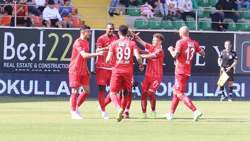 Aytemiz Alanyaspor 1-3 Fraport TAV Antalyaspor (Maç sonucu)