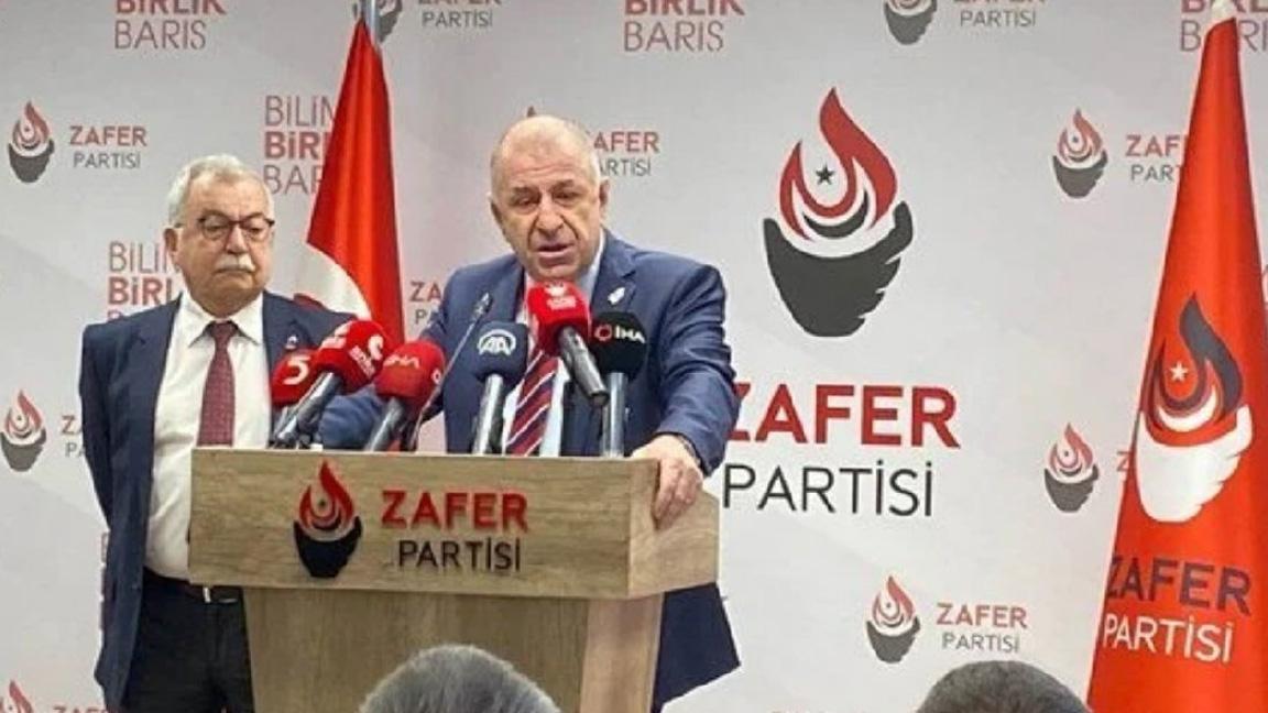 Eski bakan CHP'den istifa edip Zafer Partisi'ne katıldı 