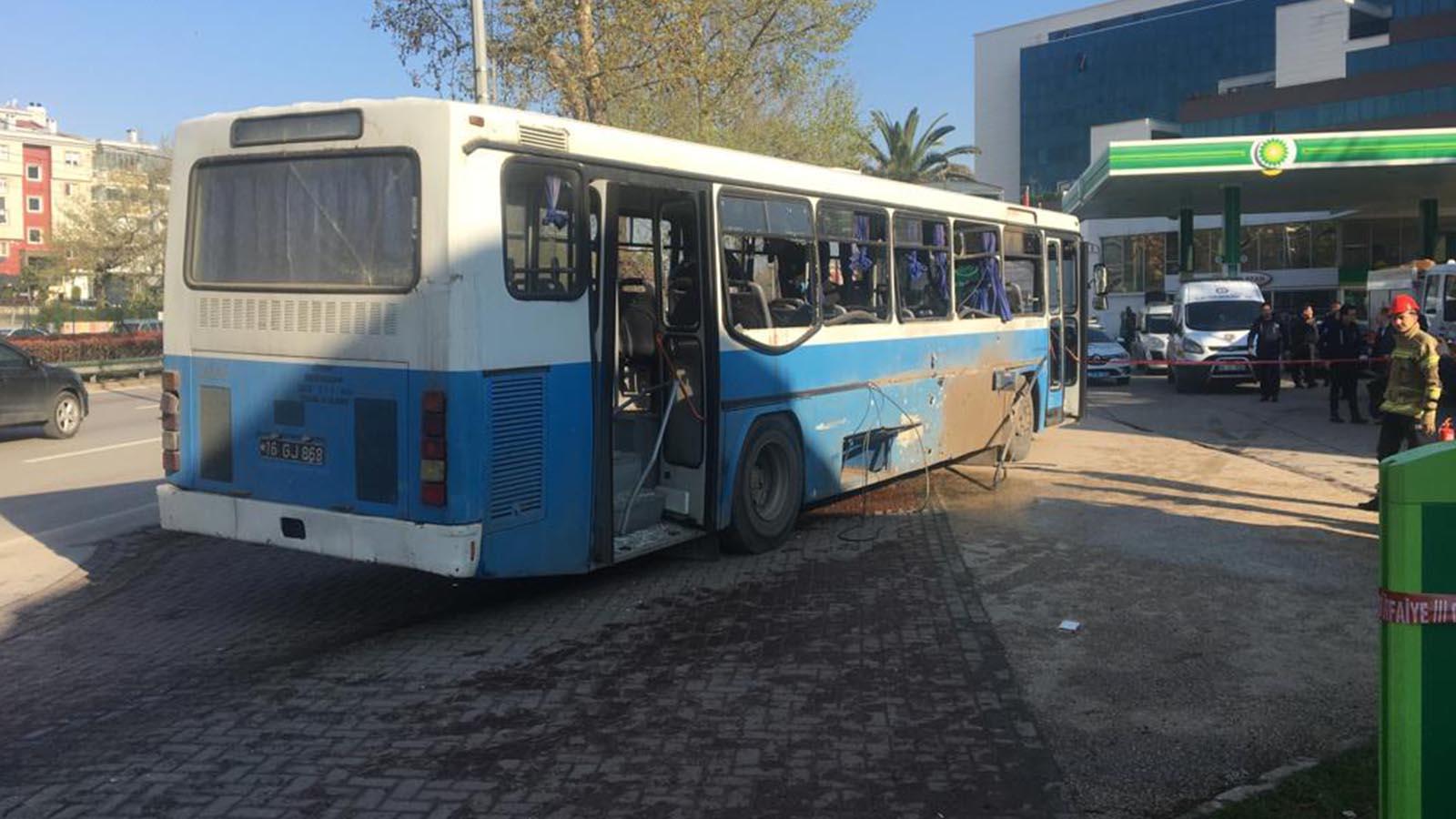 İnfaz koruma memurlarını taşıyan otobüse saldırı:  1 kişi hayatını kaybetti, çok sayıda yaralı var