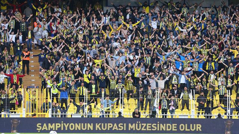 Fenerbahçe'den Trabzonspor'a gönderme: Şampiyonun kupası müzesinde olur