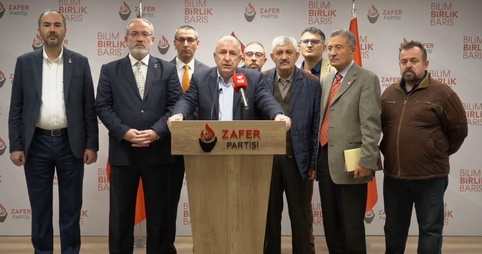 Özdağ'dan Soylu'ya cevap: Zerre kadar erkeklik onurun varsa beni kapının önünde bekle! Seni yarın İçişleri Bakanlığı’nın önünde bulacağım