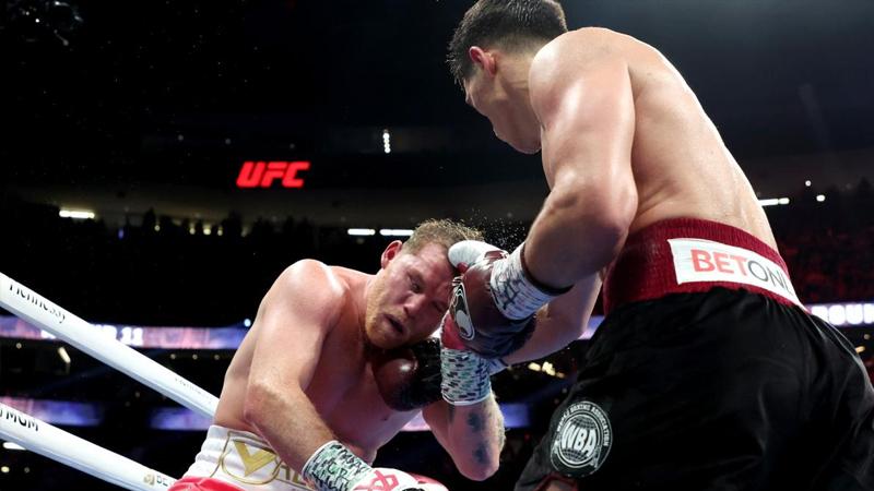 Saul Alvarez kariyerindeki ikinci yenilgiyi aldı