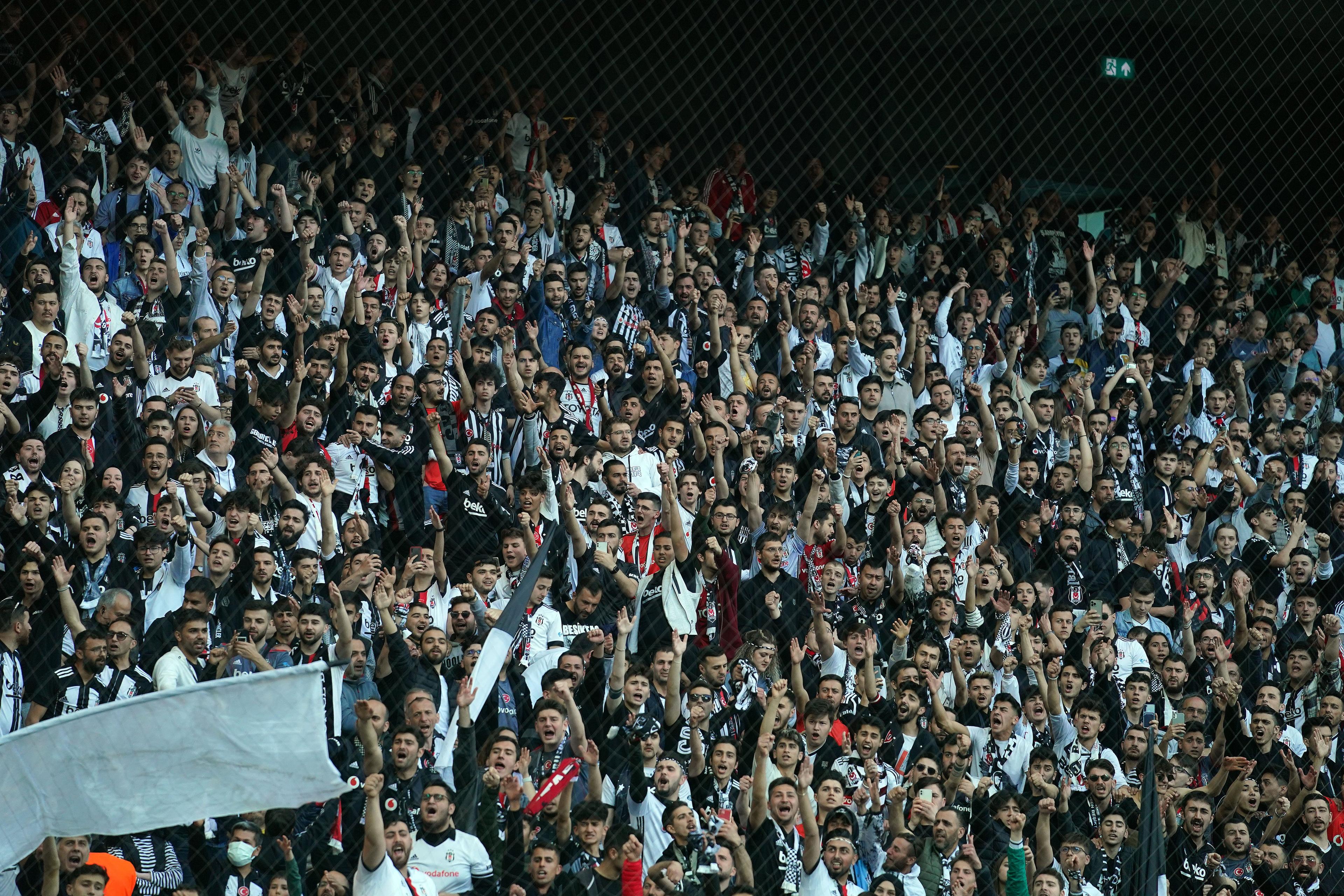 Beşiktaş-Fenerbahçe derbisinden kareler