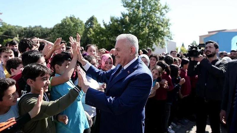 Binali Yıldırım: Bizler size okumayı yazmayı öğrettik, şimdi sıra sizde