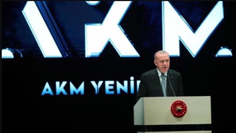 Erdoğan'ın konuştuğu AKM'nin önünde bir kişi üzerinde 3 adet silah ile yakalandı