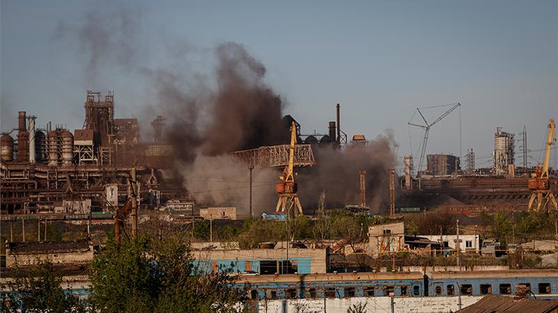 Rusya’nın Azovstal fabrikasına fosfor bombası ile saldırı düzenlediği iddia edildi