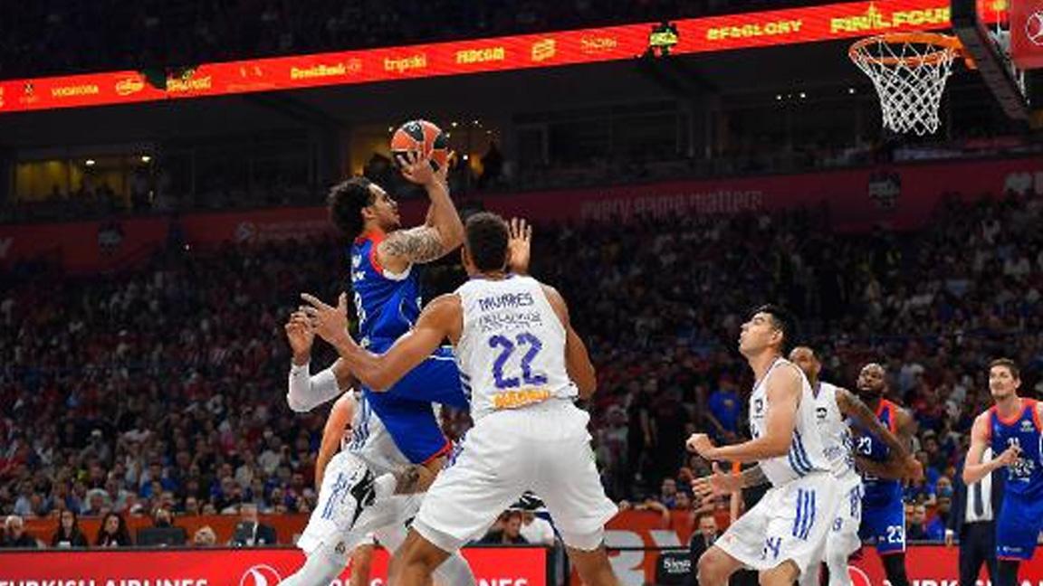 Siyasilerden Anadolu Efes'e tebrik mesajları 