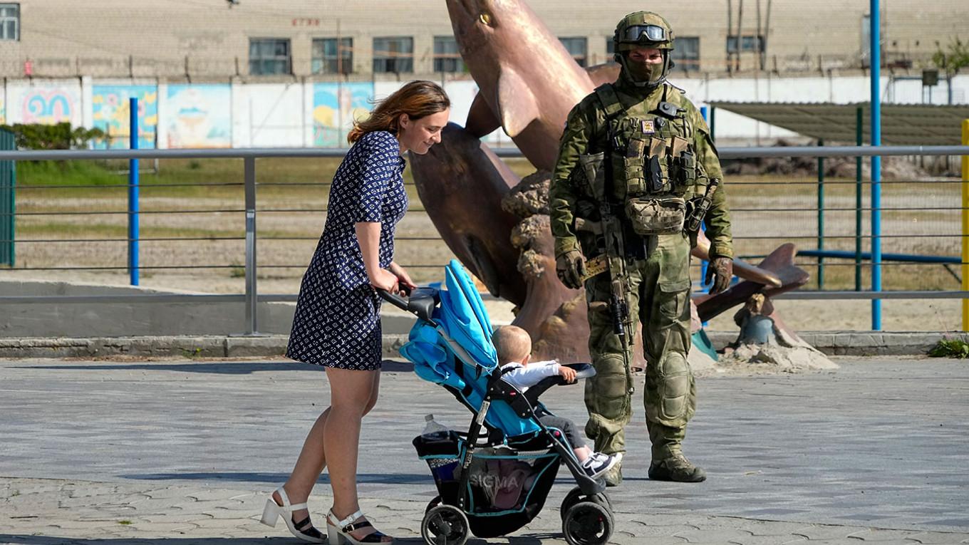 Ukrayna'da işgal altındaki bölgelerde Rus bölge kodu kullanılmaya başlandı