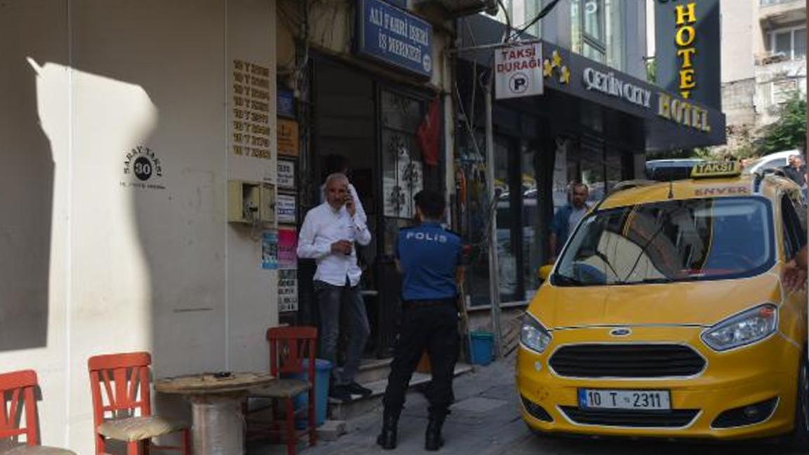 İş insanı, ofisinde başından tabancayla vurulmuş halde ölü bulundu