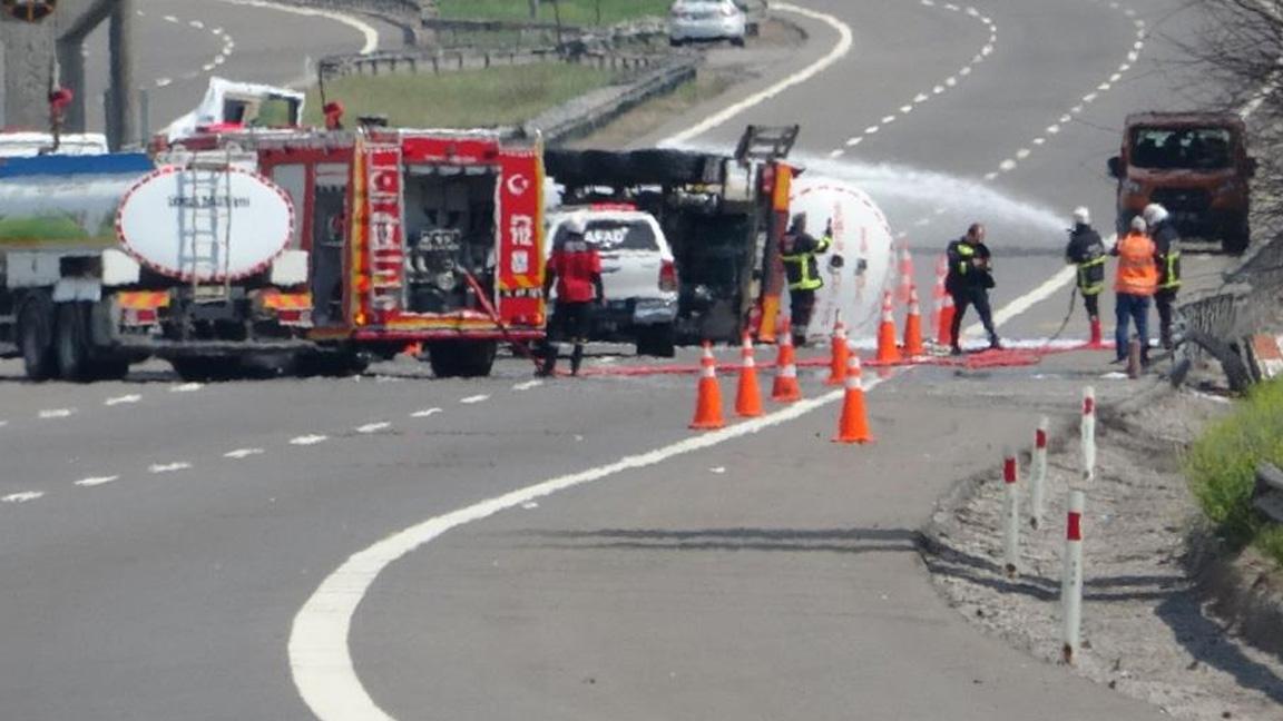 LPG yüklü tanker devrildi; TEM ulaşıma kapandı 