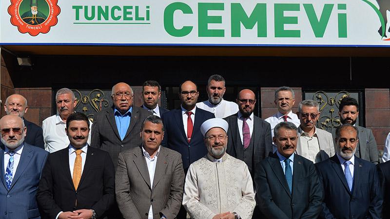 Diyanet İşleri Başkanı Erbaş, Tunceli’de cemevini ziyaret etti: Birliğimizi beraberliğimizi konuştuk