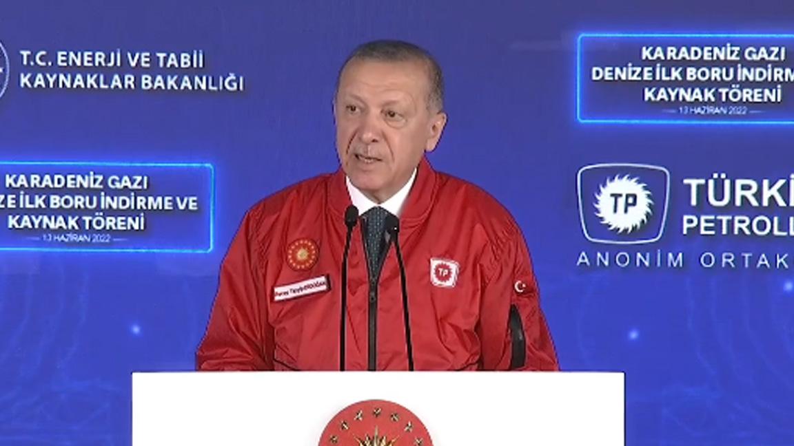 Erdoğan, Türkiye'nin dördüncü sondaj gemisinin adının "Abdülhamid Han" olarak belirlendiğini duyurdu