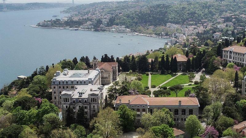 “Herkese vereceğimiz bilgi ve belgeleri hocalarımıza tereddüt etmeden verdik, baskı ve tehdit yoktu” e-mailinin ardından Boğaziçi Bilgi İşlem Şube yöneticisi okula alınmadı