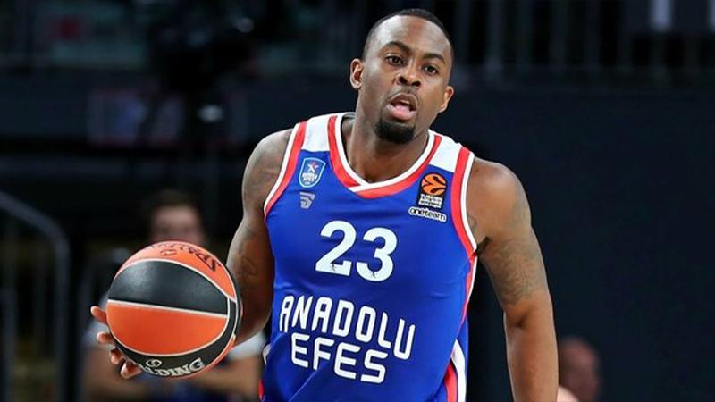 Anadolu Efes'te James Anderson ile yollar ayrıldı