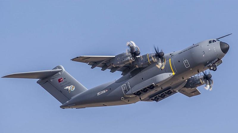 Türk Hava Kuvvetlerine ait 2 adet A-400 nakliye uçağı bugün 4 aydır Ukrayna’da mahsur. (Foto: MSB)