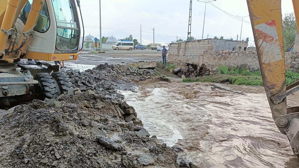 Ağrı’da sel felaketi: 34 yapıda hasar var