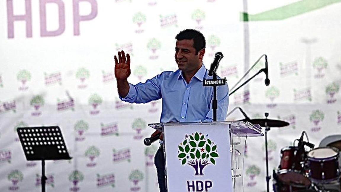 Eski HDP Eş Genel Başkanı Selahattin Demirtaş, Mersin'de bir polisin şehit olduğu saldırıyı kınamıştı.