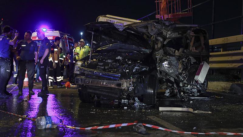 İstanbul'da feci kaza; 2 kişi öldü, 5 yaralı