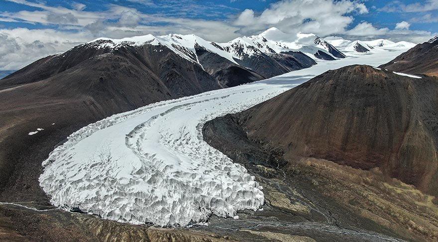 Tibet buzullarında hapsolmuş 1000'e yakın tehlikeli mikrop bulundu