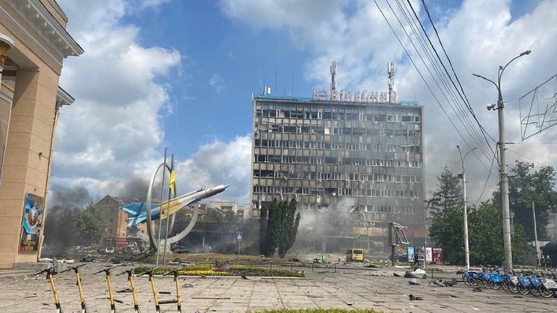 Rusya, Ukrayna'nın Vinnıtsya şehrinin merkezini vurdu: Biri çocuk 12 ölü, 25 yaralı