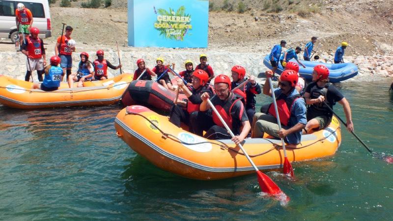 Cumhurbaşkanı Yardımcısı Oktay ve Bakan Kasapoğlu, Yozgat'ta rafting yaptı