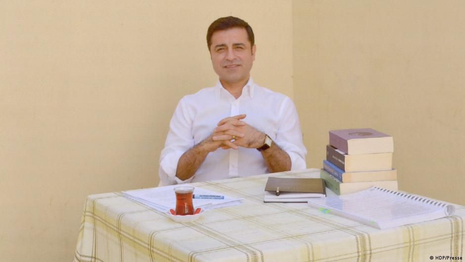 Demirtaş: PKK'nin Türkiye'ye karşı silah bırakmasını isterim