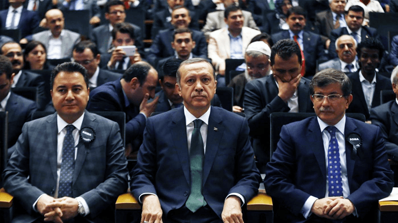 Karar yazarı Çakır: Erdoğan, Davutoğlu ve Babacan’ı itibarsızlaştırmak için yaptığı açıklamalarla kendisini sorgulattığının farkında olmuyor