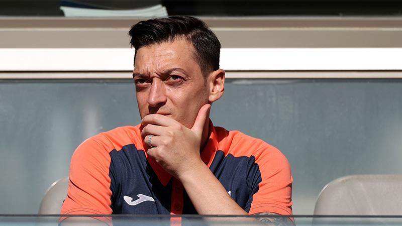 Emre Belözoğlu açıkladı; Mesut Özil ne zaman sahaya çıkacak?