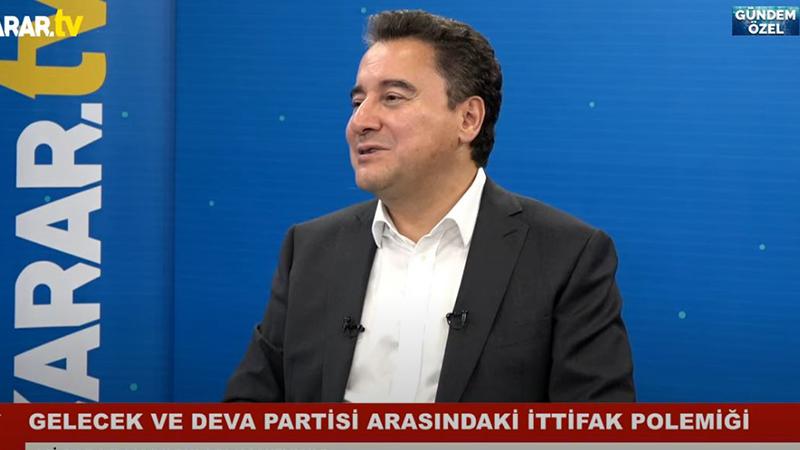 Babacan'dan Davutoğlu'na: Ufak tefek şeylere alınganlık olmaz, böyle yol yürünmez