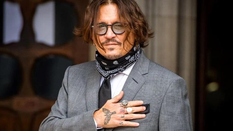 Johnny Depp, çizdiği resimlerden milyon dolarlar kazandı