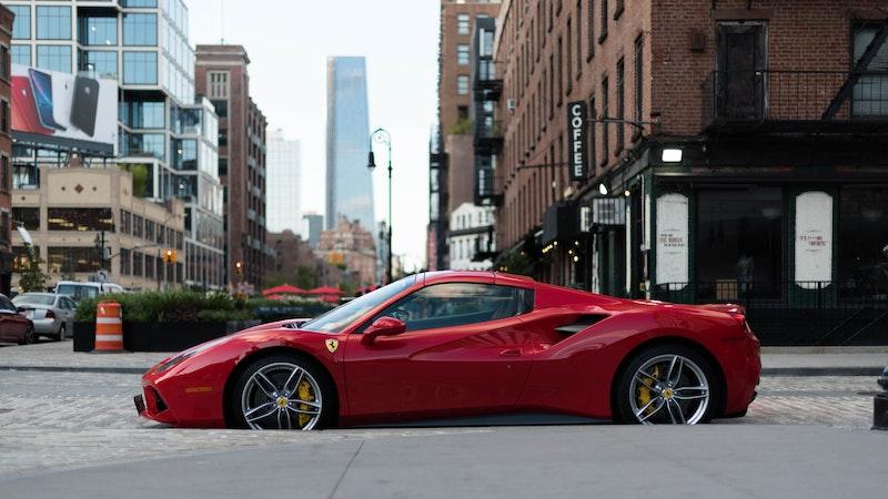 Ferrari kâr rekoru kırdı, Lamborghini’ler 2024’e kadar tükendi