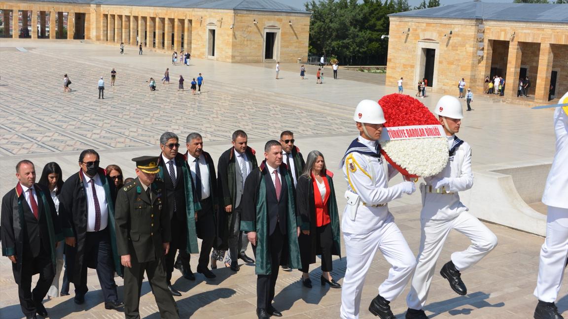 Türkiye Barolar Birliği heyeti Anıtkabir'i ziyaret etti