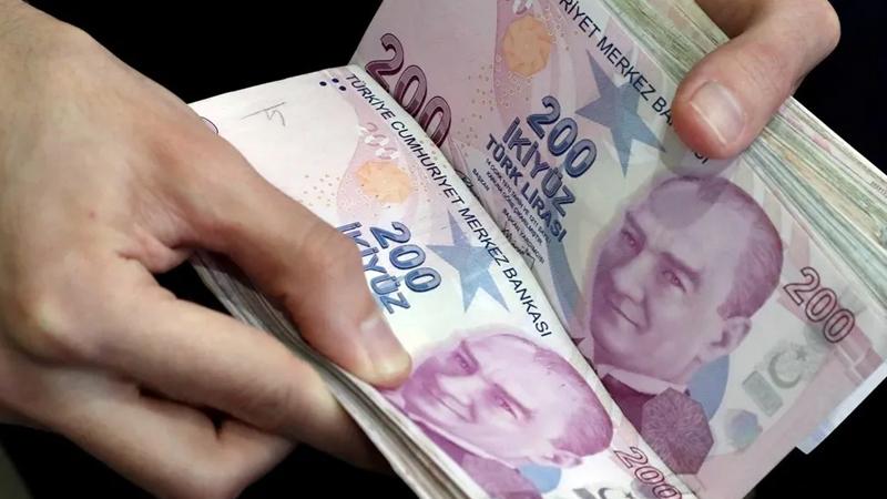 Dünya yazarı Şeref Oğuz: Artık 200 TL'ler yetmiyor, 500 ve 1000'lik banknotların önü açılıyor