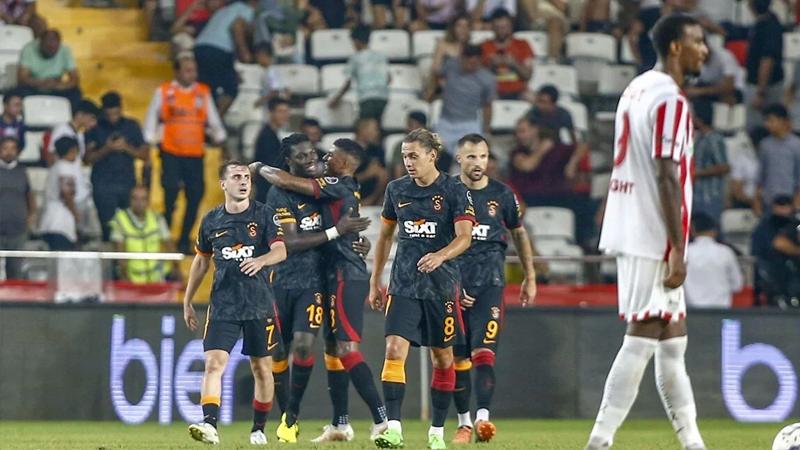 Galatasaray, Süper Lig'in ilk hafta maçında Antalyaspor'u Gomis'in golüyle 1-0 mağlup etmişti.