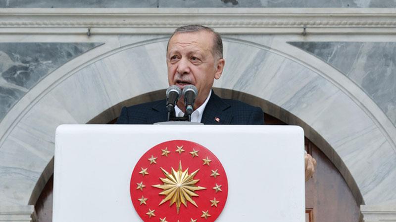 Erdoğan: Son dönemde İstanbul'un dört bir yanında inşa ettiğimiz camilerle ecdadın bu topraklara kazıdığı mühürleri çoğalttık