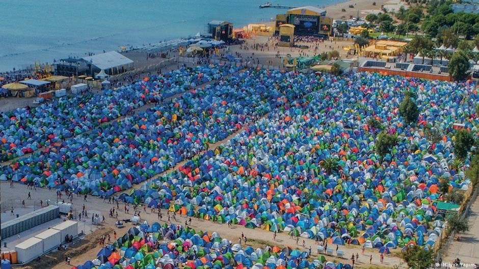 Yasaklamaların son halkası: Zeytinli Rock Festivali