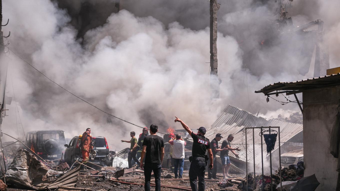 Ermenistan'da pazarda yangın: 3 ölü, onlarca yaralı 