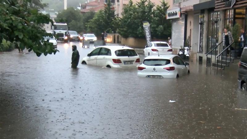 Mehmet Barlas: İstanbul'un hiçbir ilçesinde sel sorunu çözülmemiş, İmamoğlu bu sorunu çözmeli