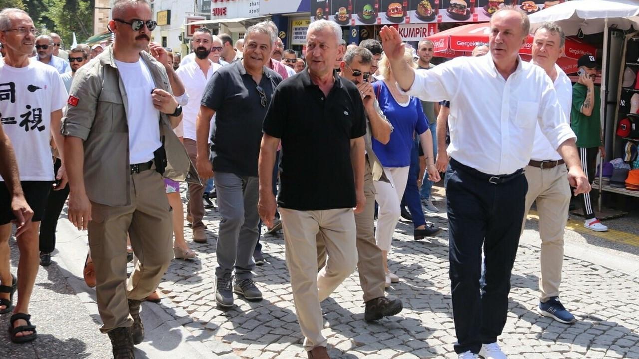 Memleket Partisi Genel Başkanı Muharrem İnce, İzmir'in Foça ilçesinde vatandaşlarla bir araya geldi.