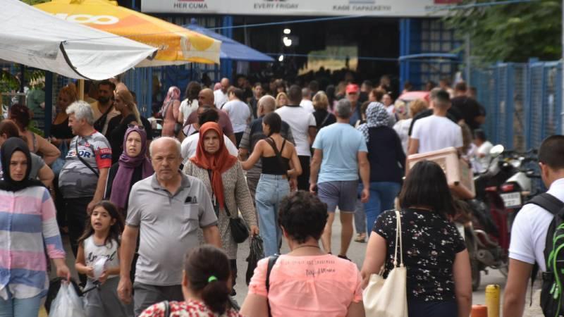 Hafta sonları Edirne'ye gelen Bulgar sayısı 20 bini buldu; "Her şeyi satın alıyoruz"