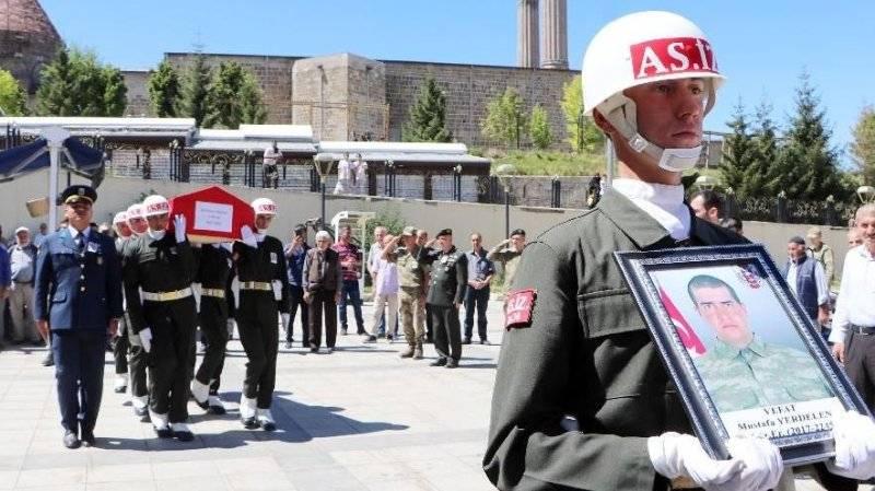 Sözleşmeli Er Mustafa Yerdelen, izindeyken geçirdiği kalp krizi nedeniyle yaşamını yitirdi 