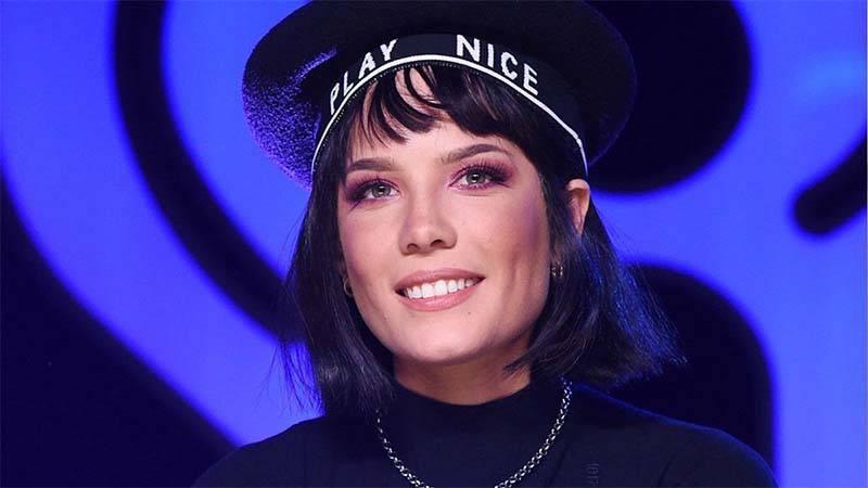 Halsey, İstanbul konserinde Türkçe konuştu