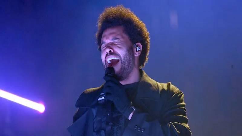 The Weeknd, 'sesi gittiği' için verdiği konseri yarıda bıraktı