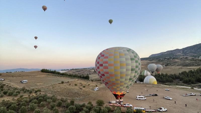 Pamukkale'yi 8 ayda 91 bin ziyaretçi balondan izledi